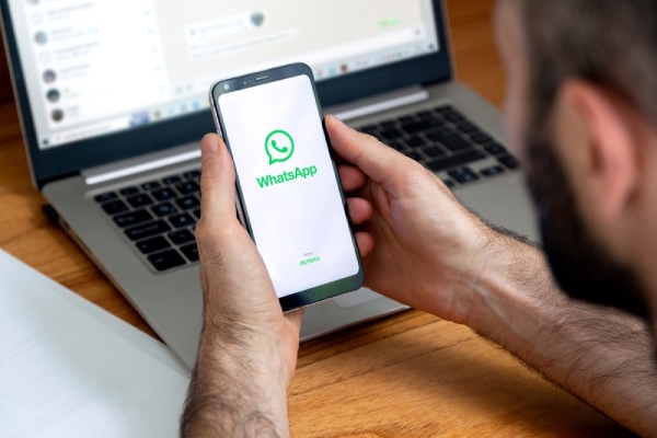 Smartphone with WhatsApp and phone number options